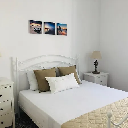 Stylish Home For 6 In Adamas Exterior foto