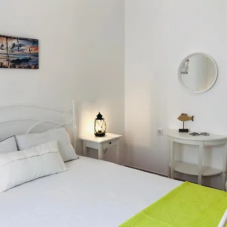 Stylish Home For 6 In Adamas Exterior foto